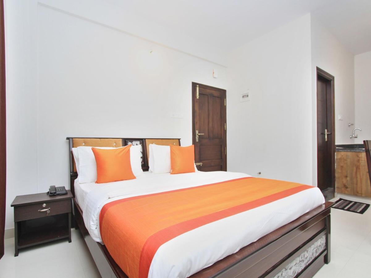 OYO 12033 Hotel Royal Residence Bangalore Exterior foto